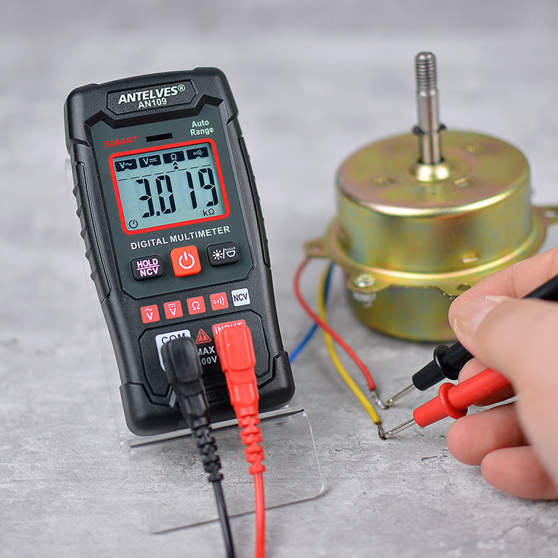 VoltageMultimeter – Digitalmultimeter für Spannung und Frequenz
