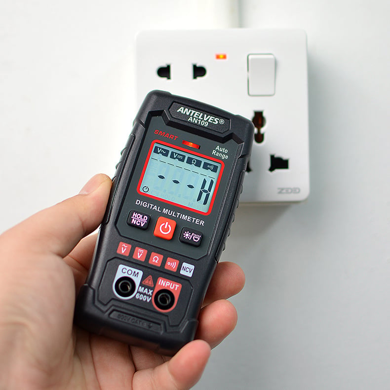 VoltageMultimeter – Digitalmultimeter für Spannung und Frequenz