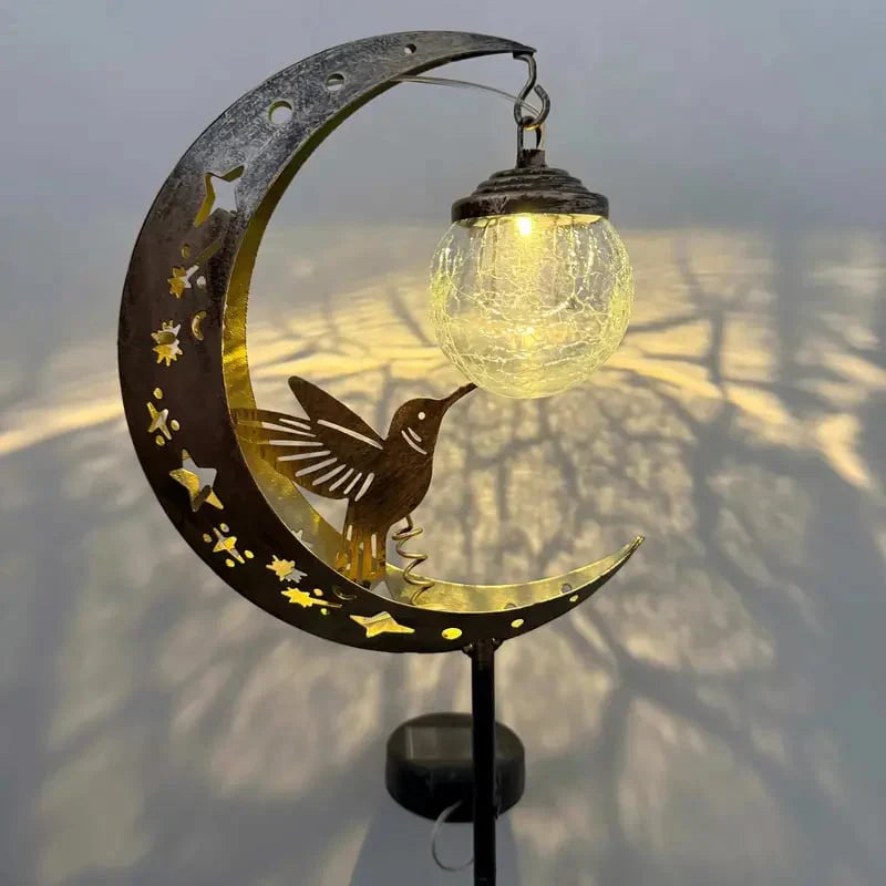 SolarBird – Solarbetriebene Halbmond-Gartenleuchte mit Vogeldesign