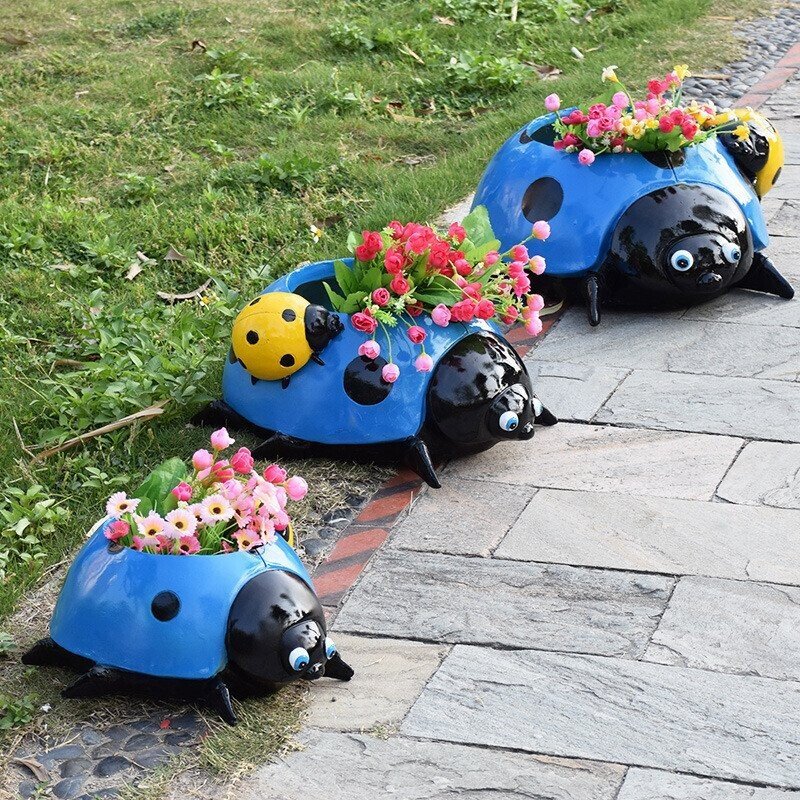 LadybugPot – Bunter Blumentopf mit Drainagesystem