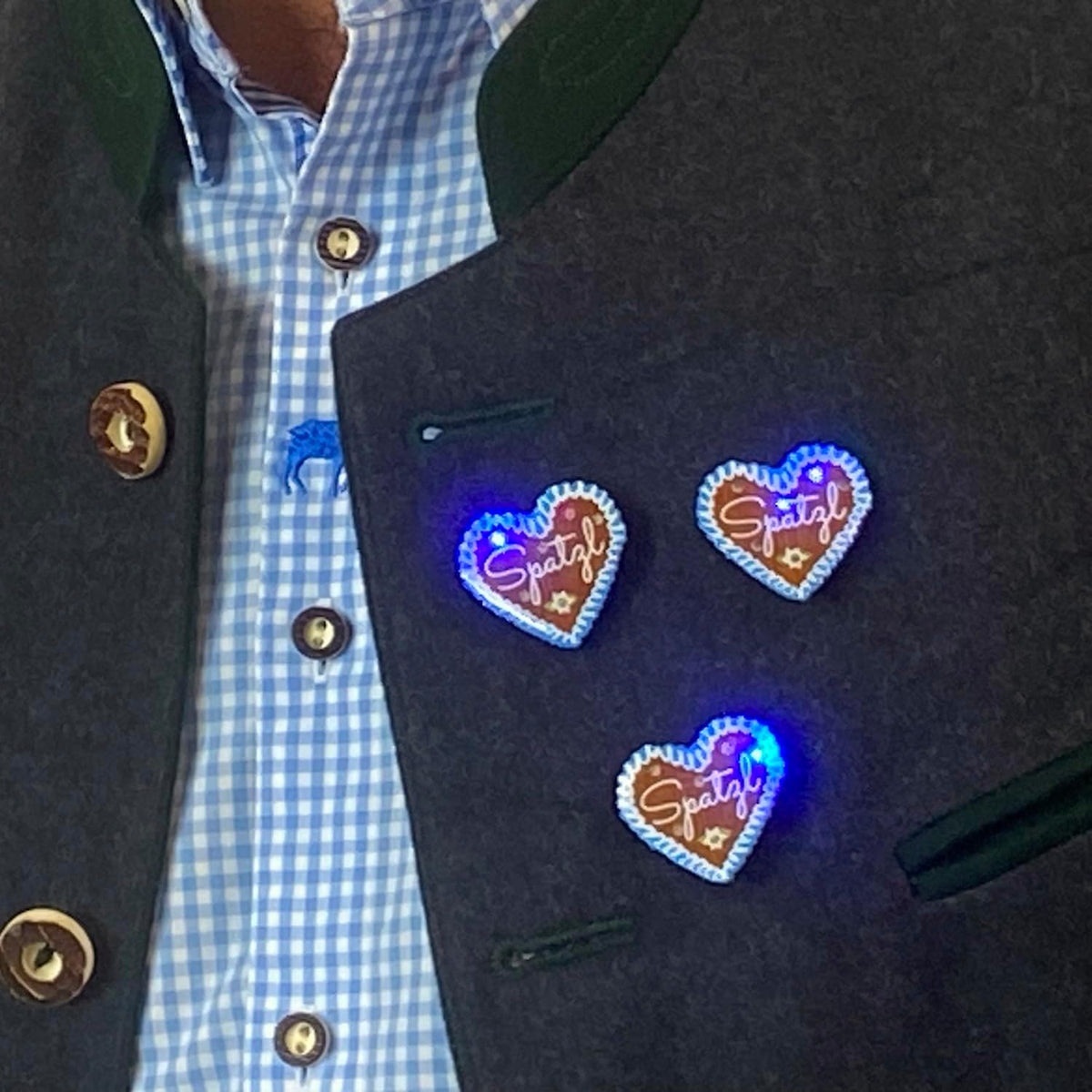 Oktoberfest LED Lebkuchenherz Pins, Spatzl 4er-Set