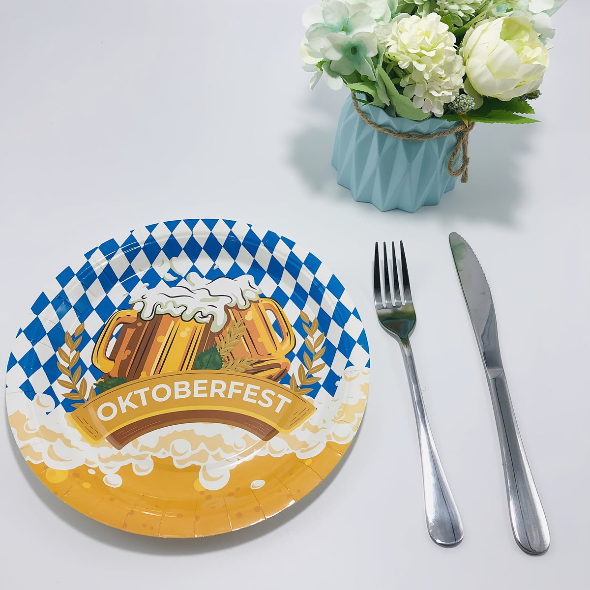Oktoberfest Papier Teller-Set, Bayerisches Rautenmuster
