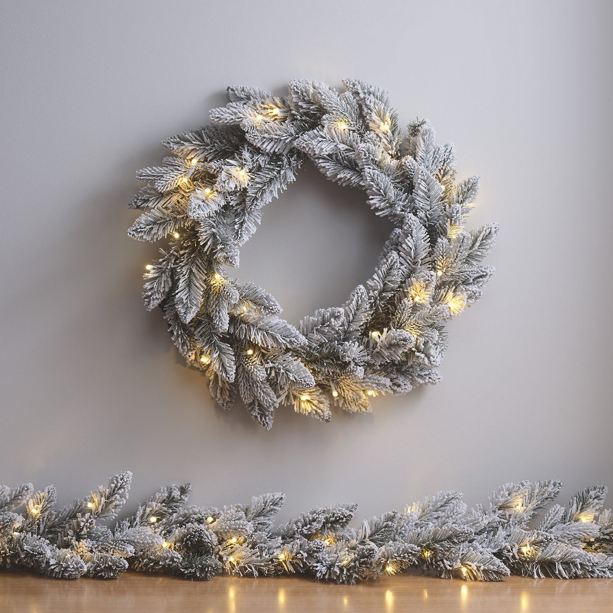 Weihnachtskranz und -Girlande Set – verschneit Innen