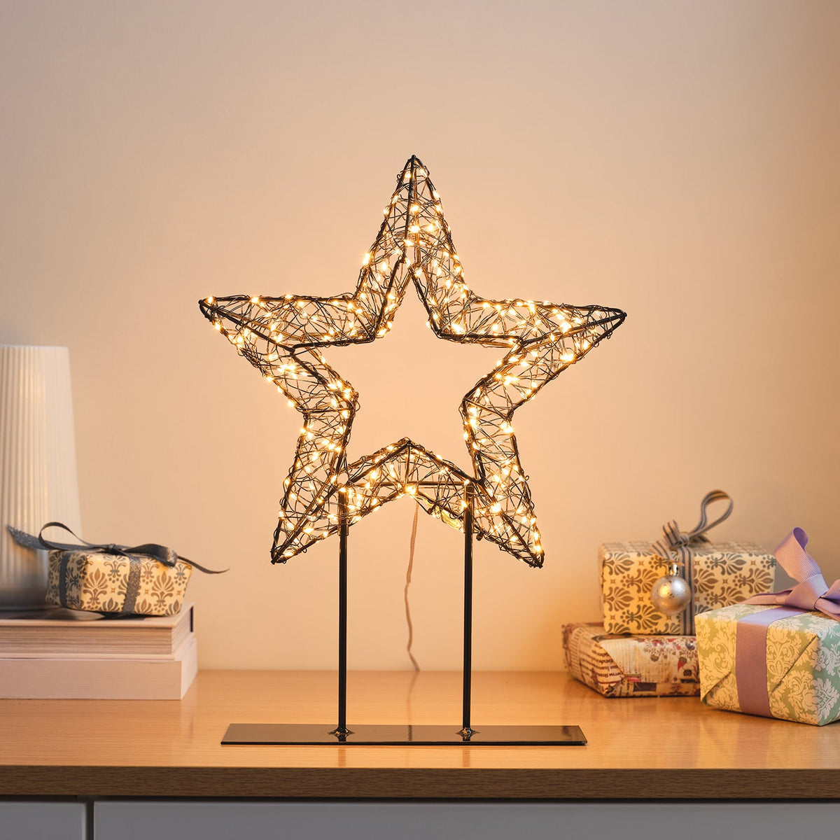 Micro-LED-Stern aus Draht mit Standfuß