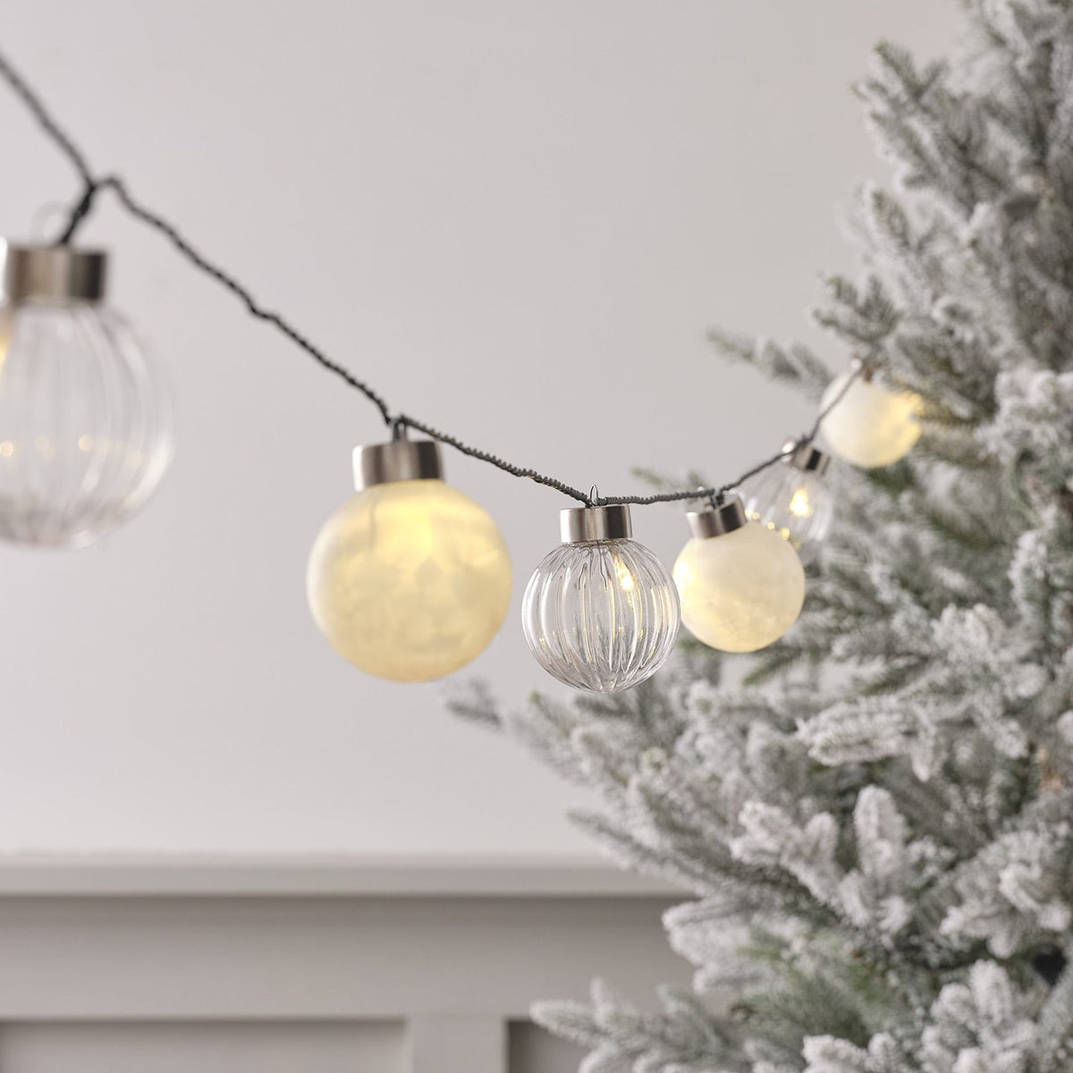 LED-Lichterkette Weihnachtsbaumkugeln warmweiß – 25er
