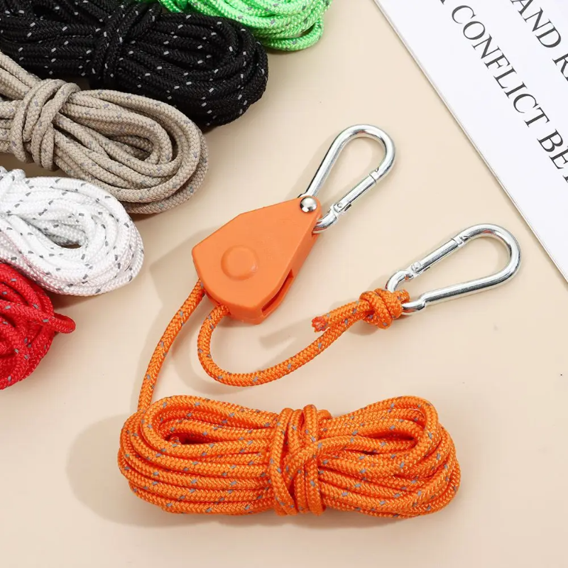 CampingRope Seil aufgewickelt mit Metallkarabiner