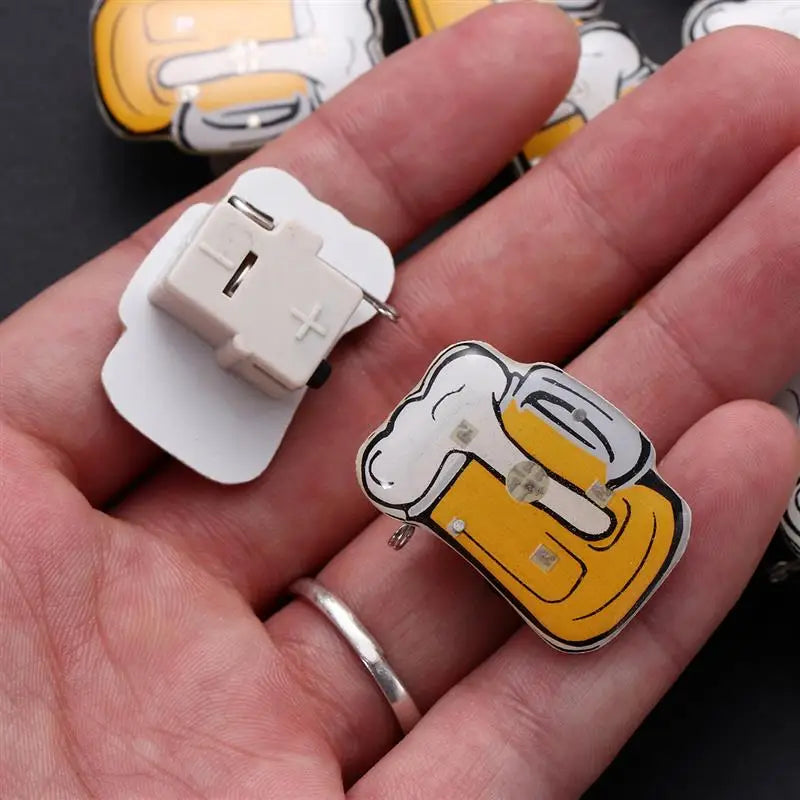 Oktoberfest LED Anstecknadeln Bierkrug, Leuchtende Pins