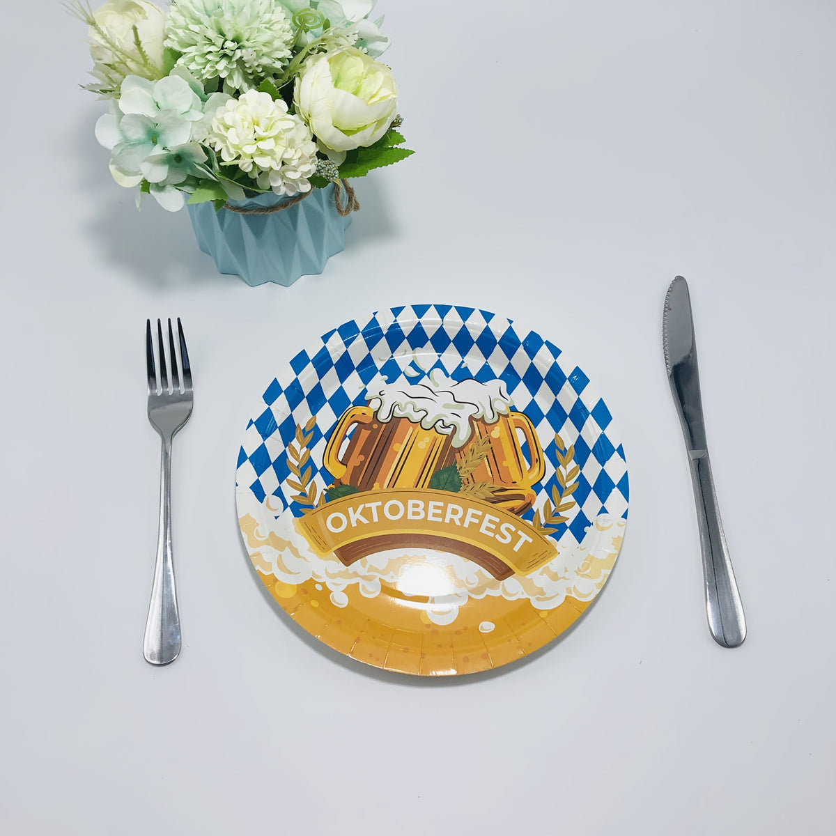 Oktoberfest Papier Teller-Set, Bayerisches Rautenmuster