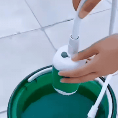 PortableShower Pumpen-Handdusche im Einsatz – Demo der wiederaufladbaren Pumpe