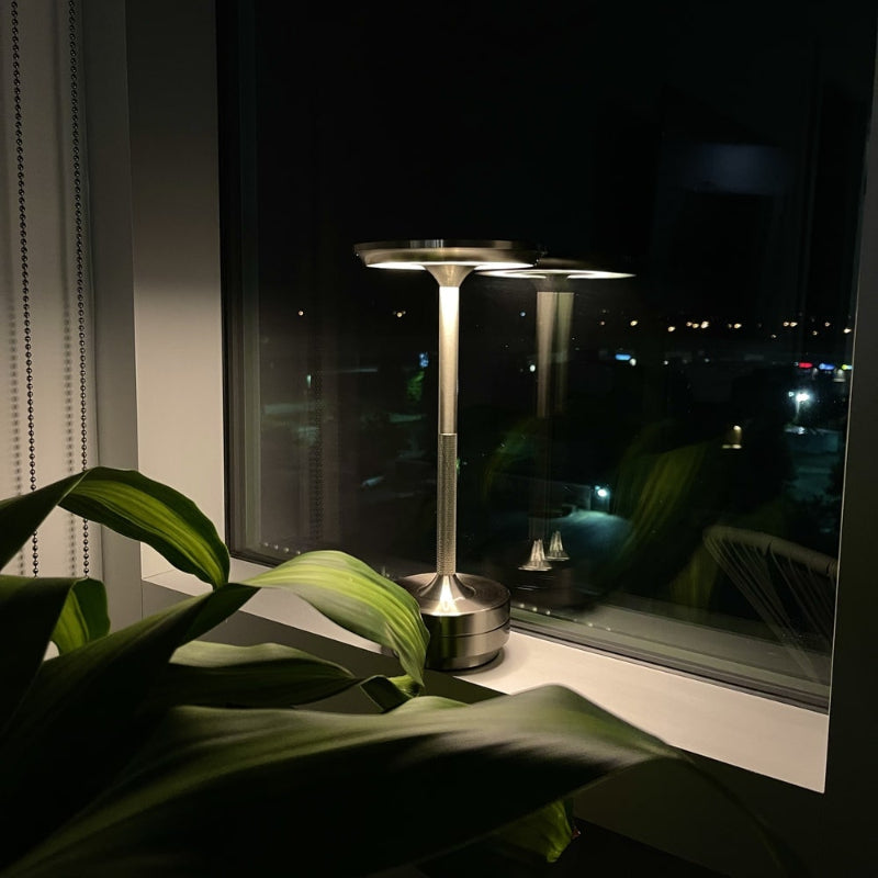 LuxeLamp – Touch-Nachttischlampe mit drei Lichtfarben
