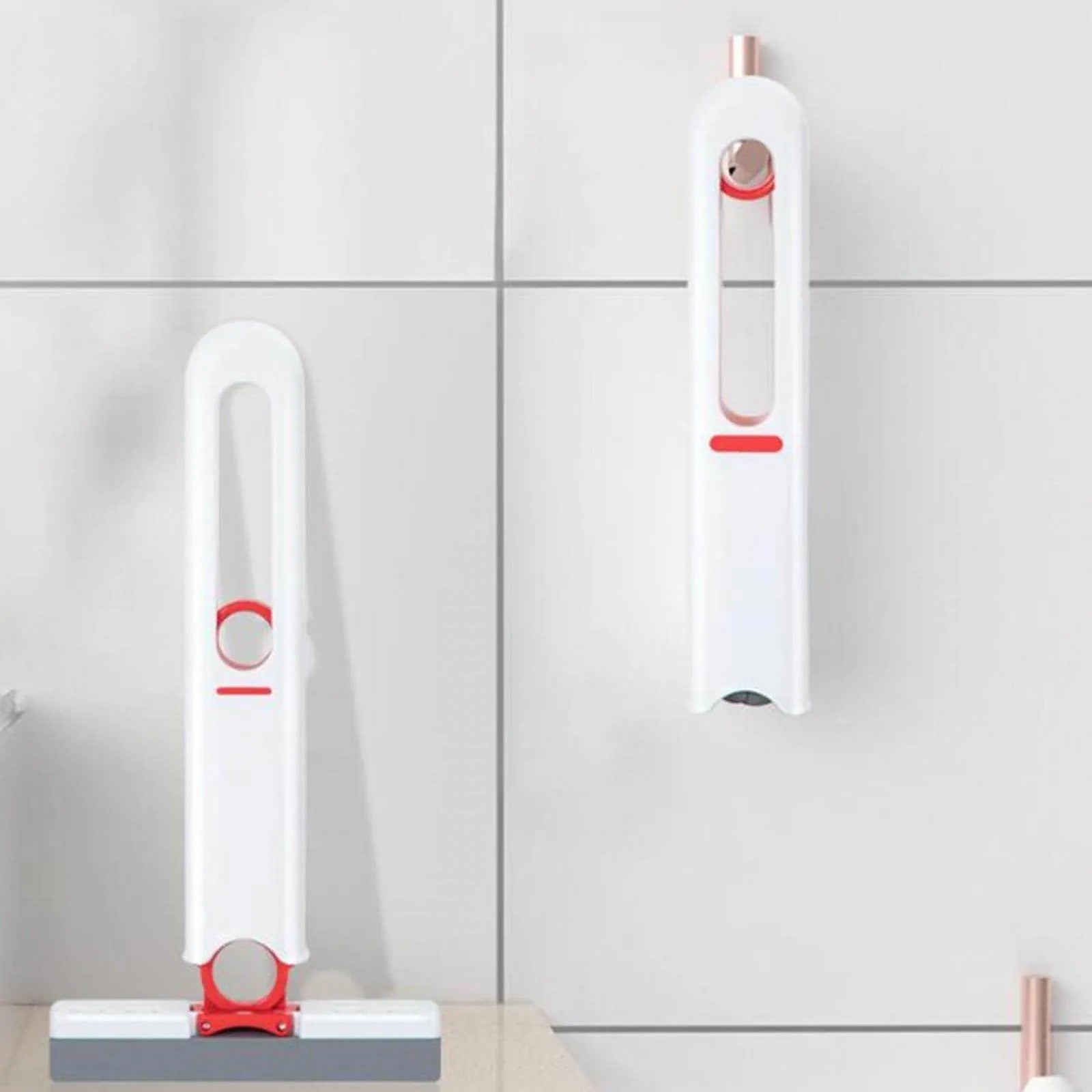 SqueezeMop Mini-Mopp an der Wand aufgehängt im Badezimmer