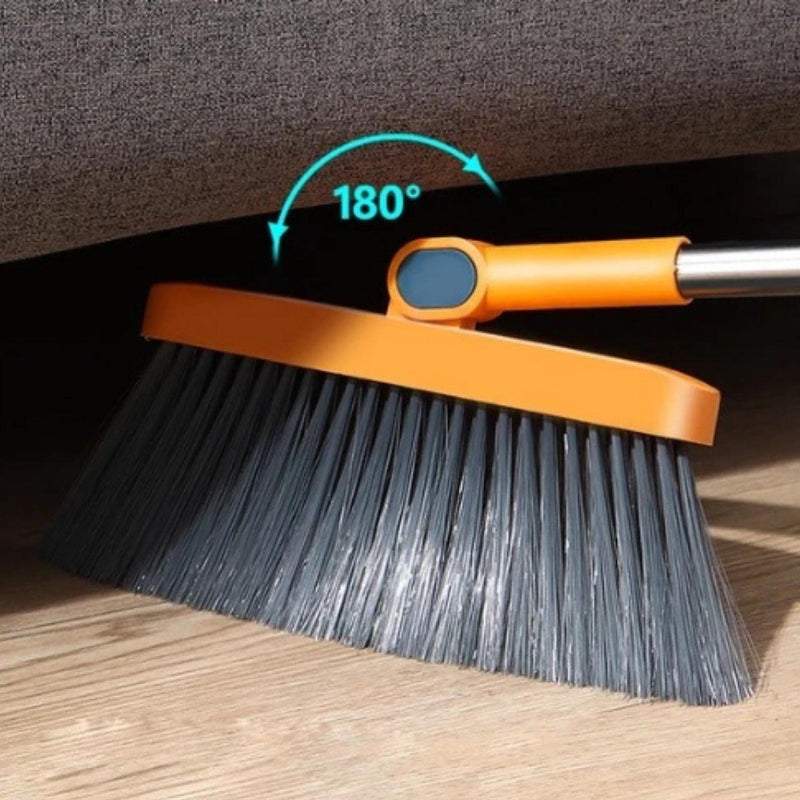 180 Grad drehbarer Bürstenkopf des FlexibleBroom unter einem Sofa