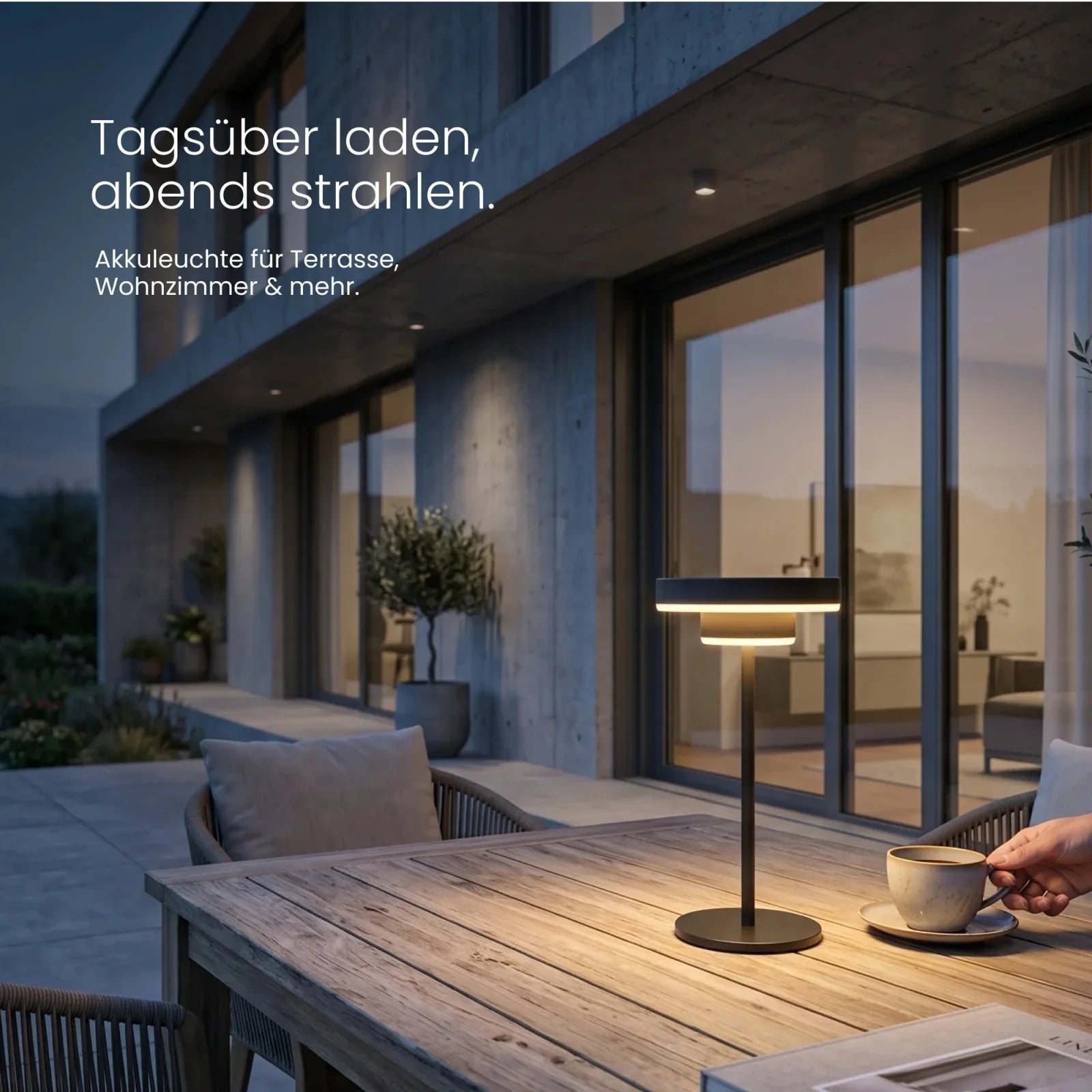 Solar Tischleuchte ELIO auf Terrasse
