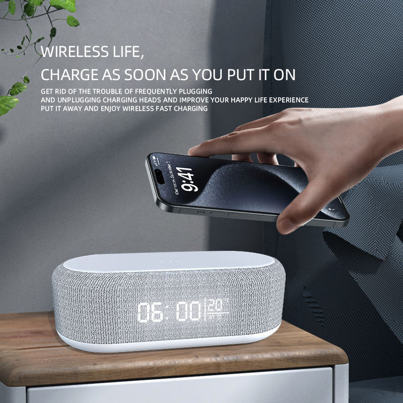 ChargeClock kabelloses Laden per Handauflage