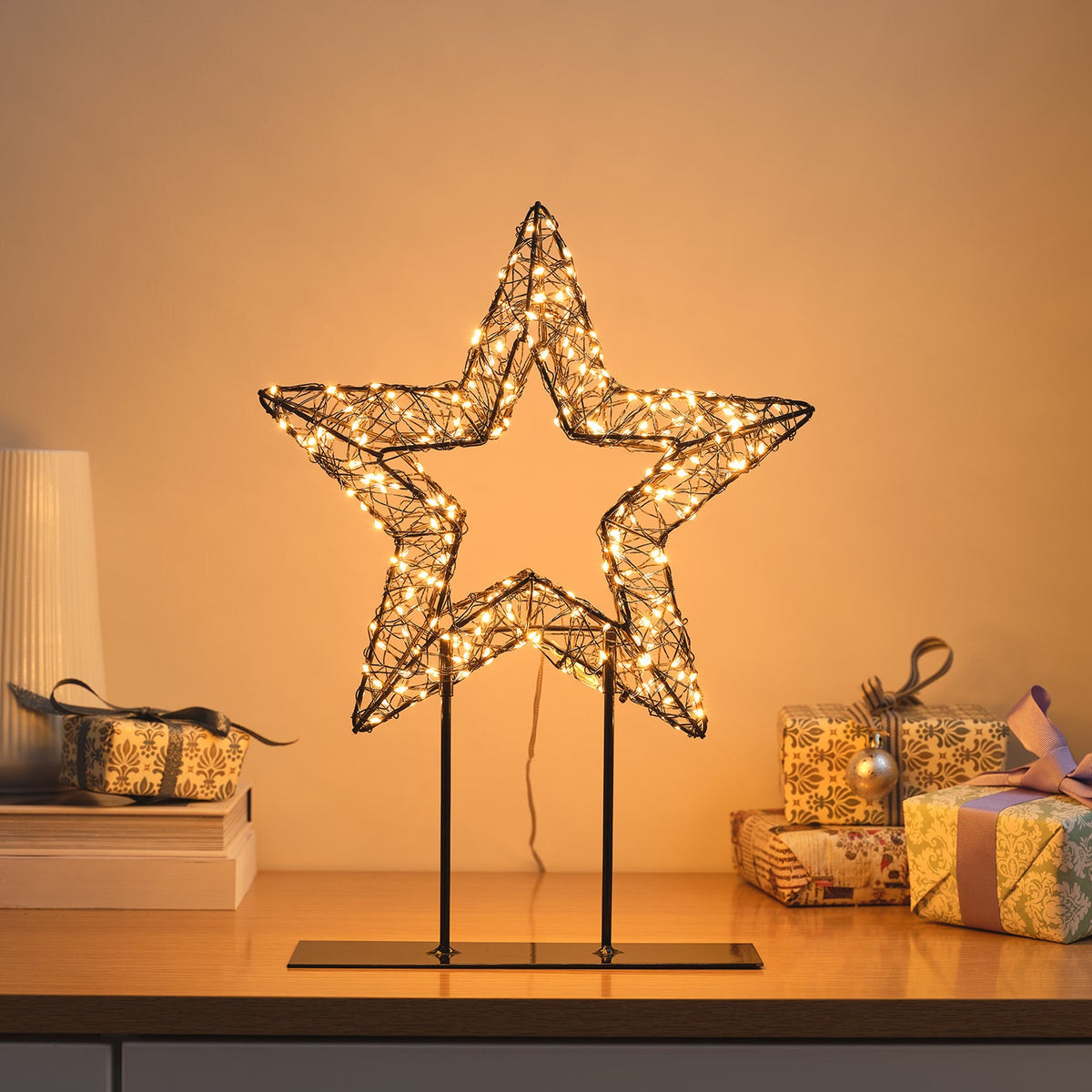 Micro-LED-Stern aus Draht mit Standfuß