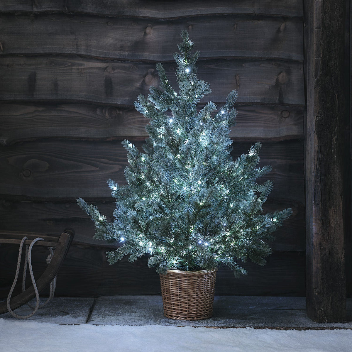 LED Weihnachtsbaum im Rattan-Korb – Bicolor 90cm