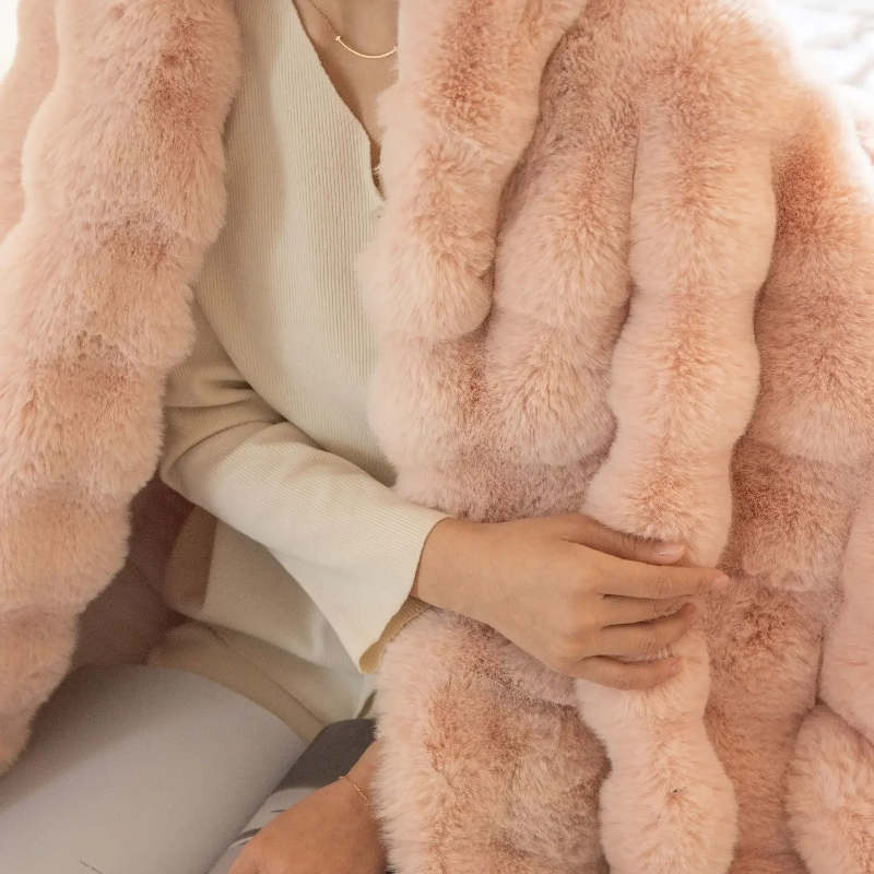 Kuscheldecke Extra Dick – Flauschige Plüschdecke & Warme Winterdecke für Sofa und Bett