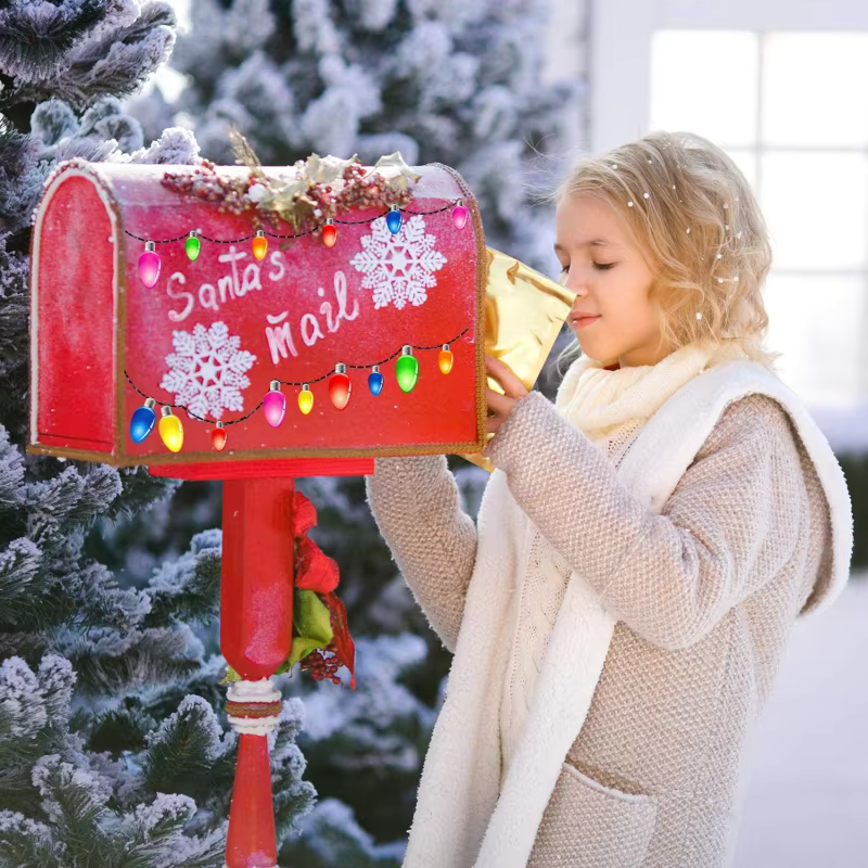 BulbMagnet Glühbirnen-Magnete dekoriert am roten Weihnachts-Briefkasten