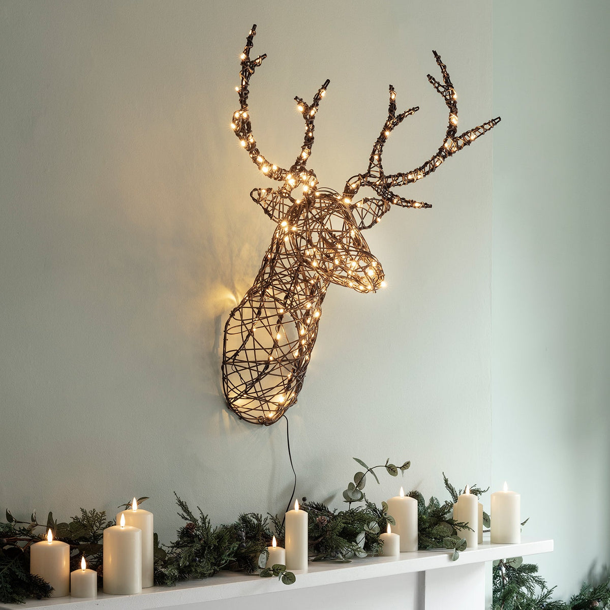 LED-Weihnachtsdeko Hirschgeweih aus Rattan – 84 cm