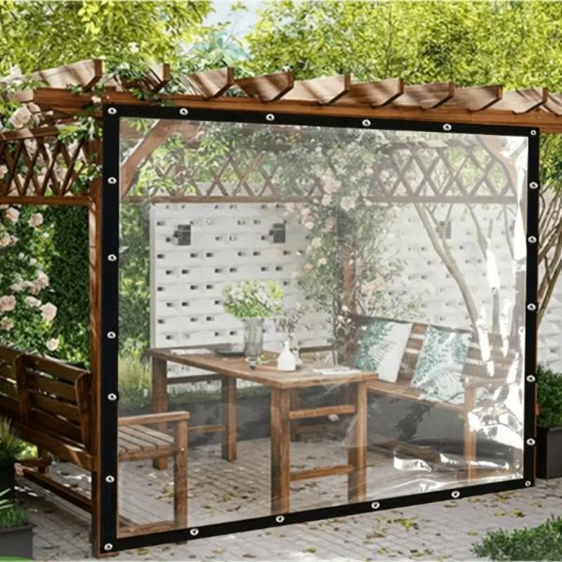 OutdoorCover Schutzplane an Pergola mit Essbereich im Garten