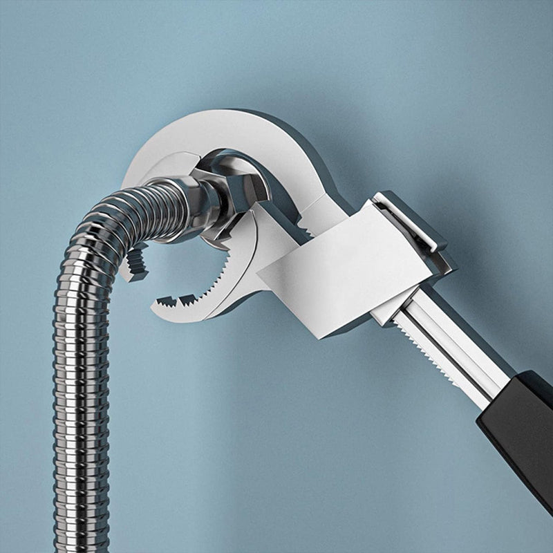 FlexWrench Universalschlüssel im Einsatz an einer Schraube